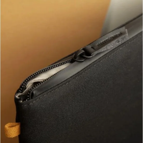 Native Union MacBook Pro 16" Stow Lite Sleeve _ Black